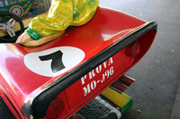 モデナの仮ナンバーの他、丸いテールランプも再現。（写真8）