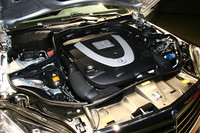 エンジンは、3タイプを用意。写真は、「E550アバンギャルド」に搭載される5.5リッターV8ユニット。