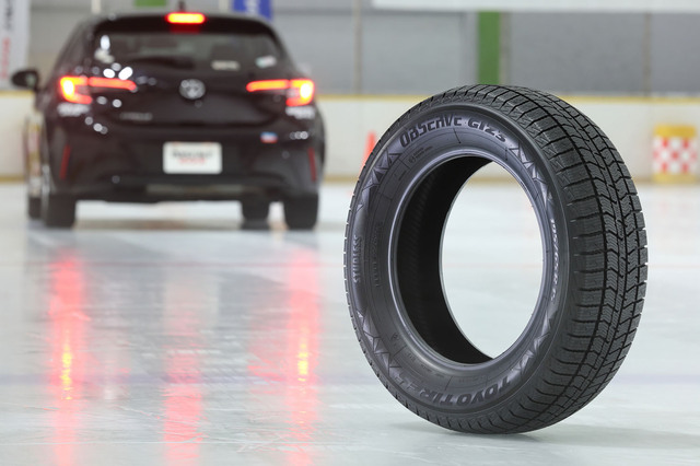 スタッドレス 245/40R18 93Q トーヨー ギズ3 オブザーブ スタッドレスタイヤ (個人宅不可)(18インチ)(245-40-18) トーヨー オブザーブ ギズスリー \u003cbr\u003e245⁄40R18 93Q 245⁄40-18 \u003cbr