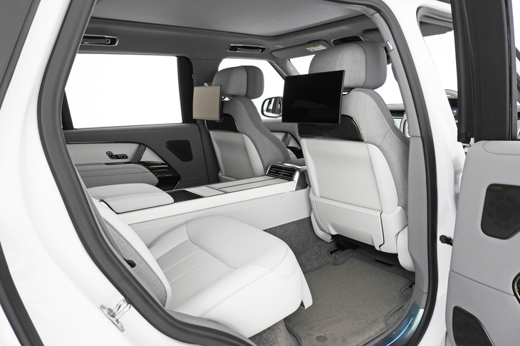 レンジローバーSVビスポーク1858エディション（リアシート）