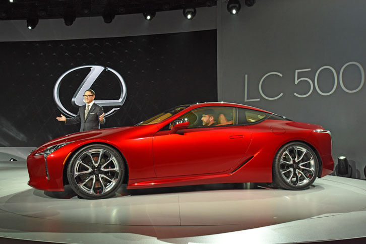 「LC500」のボディーサイズは4760×1920×1345mm。新開発のFRプラットフォームが使用されている。