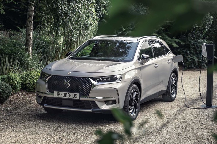 DS 7クロスバックE-TENSE 4×4