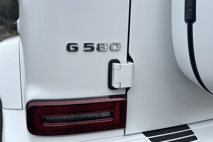 「G580 with EQテクノロジー」は導入記念特別仕様車「エディション1」から販売がスタート。車両本体価格は2625万円と発表されている。