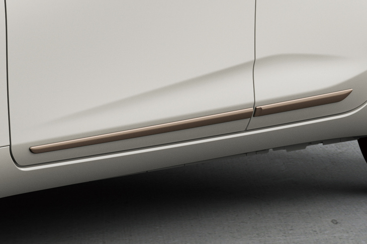 アクセサリーセット「Z“Raffine”セットA／セットB」に含まれるサイドガーニッシュ。