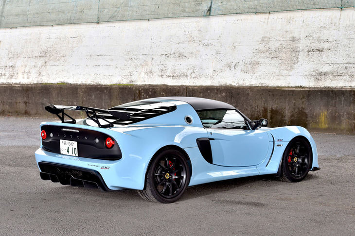 
	【ロータス・エキシージ スポーツ410のスペック】
	ボディーサイズ：全長×全幅×全高＝4080×1800×1130mm／ホイールベース：2370mm／車重：1110kg／駆動方式：MR／エンジン：3.5リッターV6 DOHC 24バルブ スーパーチャージャー付き／ トランスミッション：6段MT／最高出力：416PS（306kW）/7000rpm／最大トルク：410N・m（41.8kgf・m）/2500-7000rpm／タイヤ：（前）215/45ZR17 91Y XL／（後）285/30ZR18 97Y XL（ミシュラン・パイロットスポーツ カップ2）／ 燃費：--km/リッター／価格：1424万5000円

	
	【取材時の燃費データ】
	テスト距離： 234.7km（市街地1：高速道路8：山岳路1）／使用燃料：28.8リッター（ハイオクガソリン）／参考燃費：8.1km/リッター（満タン法）
	