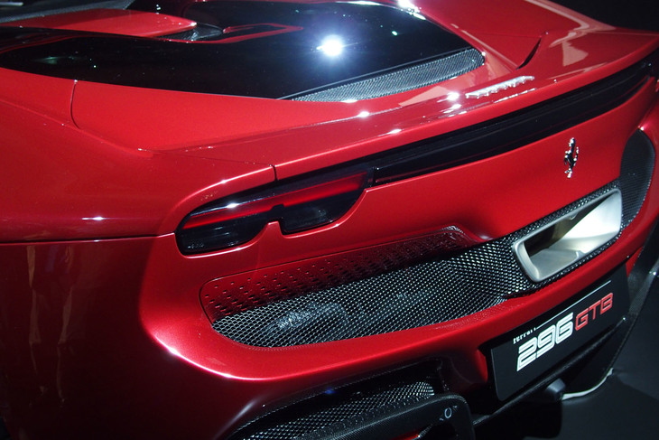 フェラーリ296GTB（リアスポイラー）