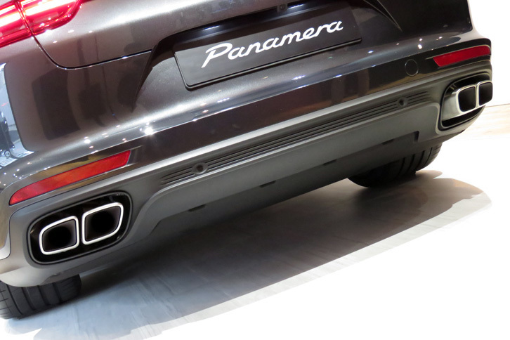 ポルシェ・パナメーラ ターボ（リアバンパー）