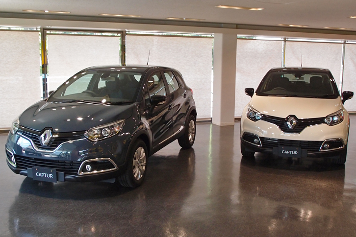「ルノー・キャプチャー エクスプレッション」（写真左）と「キャプチャー プレミアム」（同左）。