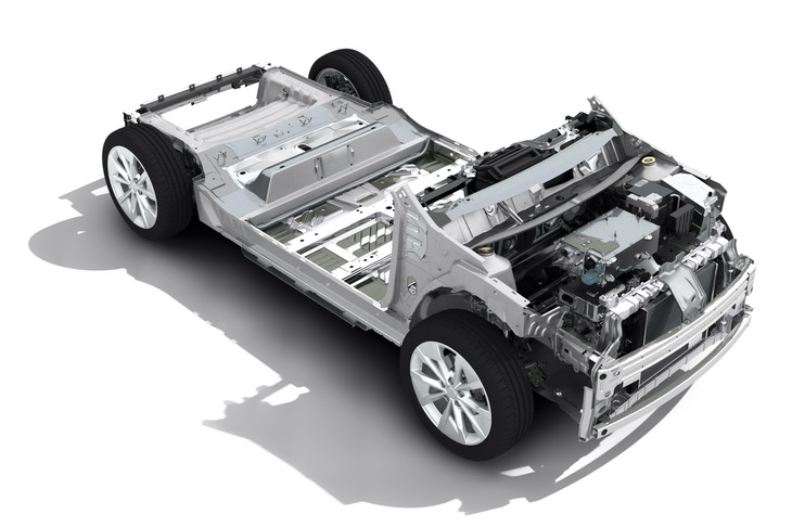 「CMF-BEV」プラットフォームは、EVに関連する部分以外はエンジン車向けの「CMF-B」プラットフォームと部品を共通化することで、コストダウンを図っている。