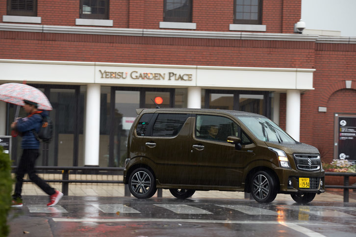 新世代プラットフォーム「ハーテクト」の採用に合わせ、足まわりも新設計。軽量化と、乗り心地の改善が図られている。