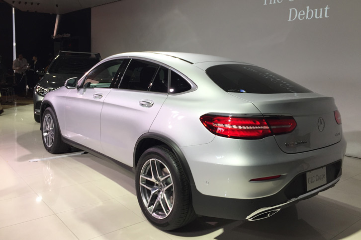 
	「GLC220d 4MATICクーペ」のリアビュー。
	