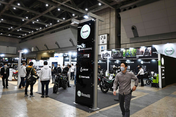 東京モーターサイクルショー2023の会場より、プロトの展示ブースの様子。