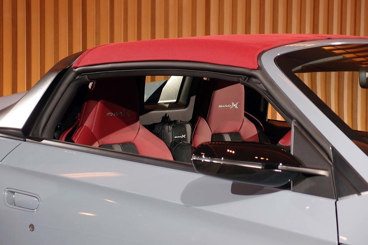 ホンダS660モデューロX バージョンZ（ボルドーレッドのルーフ）