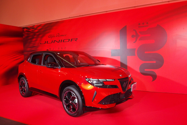 アルファ・ロメオ・ジュニア（フロントビュー）