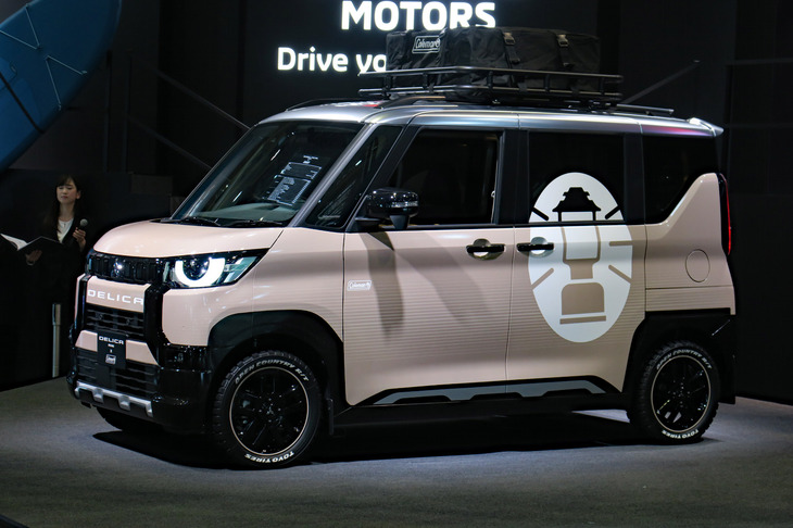 東京オートサロン2023に出展された、もう1台のカスタマイズバージョン「デリカミニ × Coleman」。これまたカッコイイ。