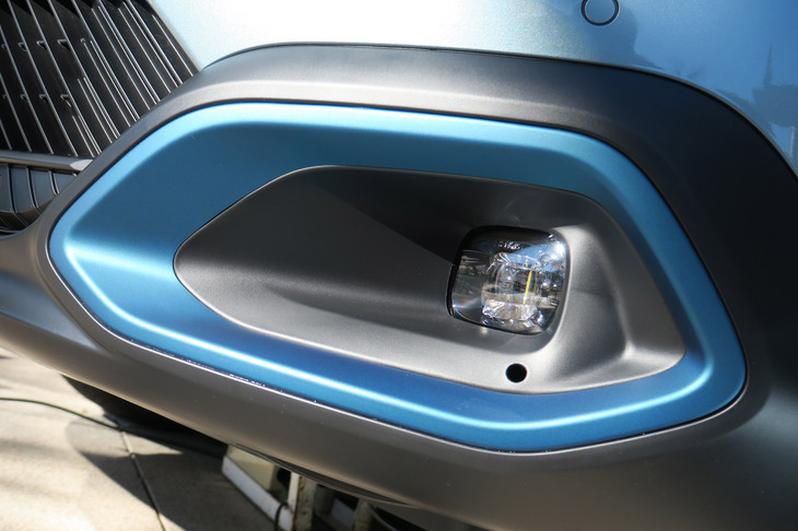 シトロエンE-C4エレクトリック（フォグランプ）