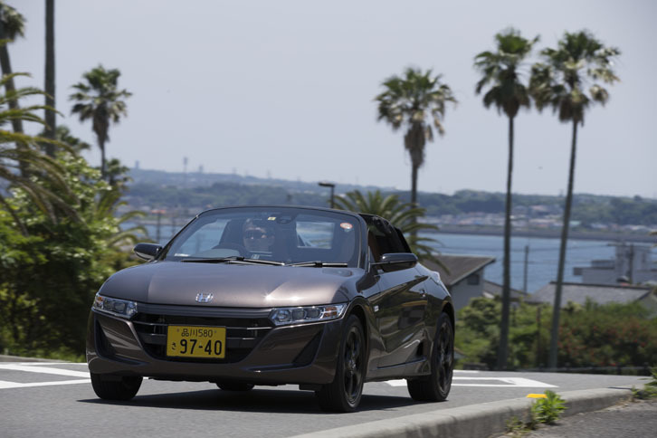 「ホンダS660 αブルーノレザーエディション」は、おとなの休日を特別に彩ってくれるベストパートナーだ。