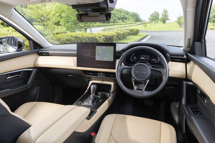 ラインナップは「S」「G」「L」の3種類。試乗車は最上級のLグレードで、アンビエントライトや15.6インチのセンターディスプレイ（他グレードは12.9インチ）などが標準装備される。