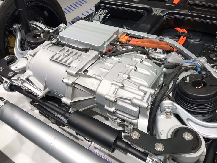 ポルシェ・タイカン ターボ