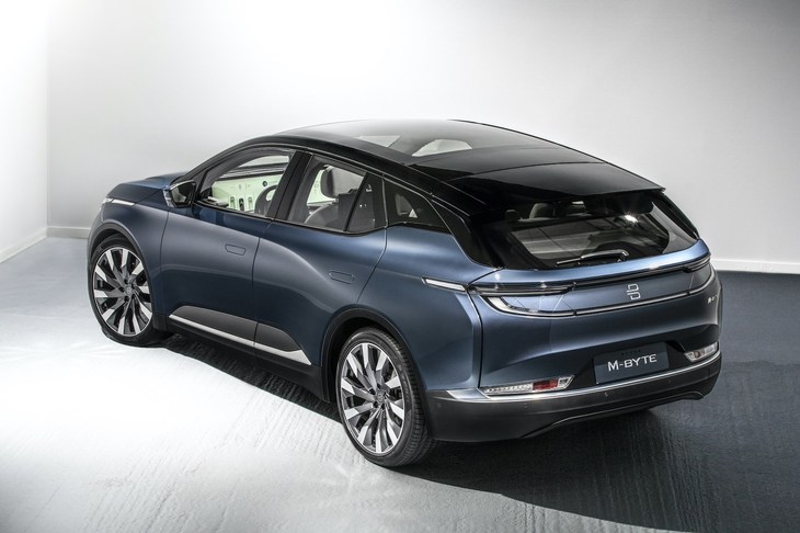 「バイトンMバイト」。カタログ上の航続可能距離は430～550km。