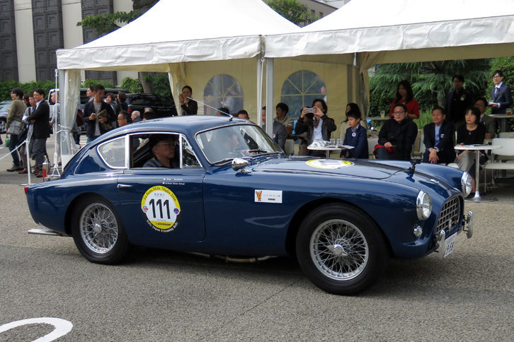 1958年式「ACエースカ」。前述のACエースに、ハッチバッククーペのボディーを架装したGTカーである。