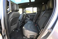 ディフェンダー130アウトバウンド（4WD/8AT）／フィアット・ドブロ（FF/8AT）／アバルト500eツーリスモ カブリオレ（FWD）【試乗記】の画像