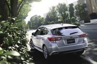 5代目となる現行型「インプレッサスポーツ」は、2016年10月にデビュー。新世代プラットフォームの「スバルグローバルプラットフォーム」や新デザインコンセプト「DYNAMIC×SOLID」を全面的に取り入れた、スバルの次世代製品群第1弾として登場した。