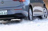 さすがに雪上でのグリップ力ではスタッドレスタイヤに譲るが、それでもオールシーズンタイヤとしては、ウインター性能はかなり高いといえそうだ。