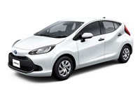 「B」「X」「G」「Z」の4つのグレードが設定される「アクア」だが、最廉価の「B」はいわゆる“ビジネス仕様”。内外装は簡素で、装備もシンプルなものとなっている。