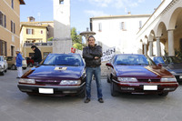 XMクラブで役員を務めるフェデリコさん。写真左が彼の愛車である1990年「XM2000インジェクシオン」。右はほかのオーナーが乗ってきた後期型である1995年の「ターボ エクスクルーシブ」仕様。