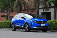 2021年1月27日に、プジョーのコンパクトSUV「3008」の改良モデルが上陸。今回はPHEVにして4WDの「GTハイブリッド4」に試乗した。