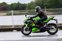 単に「400ccクラスのマルチ」というだけではなく、懐が深くて完成度の高いスーパースポーツとして「ZX-4R」シリーズを世に問うたカワサキ。今という時代に、こんなバイクを用意してくれた彼らに感謝である。