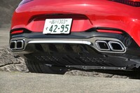 マフラーエンドは4本出し。ディフューザーはボディーの下部まできっちりとカバーしている。