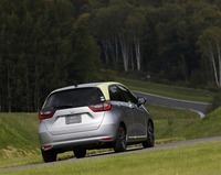 新型「フィット」を開発するにあたって参考になったのは、フランス車だったという。内外装のデザインのほか、乗り心地についても、心地よさが感じられる例として意識されている。