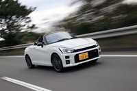 トヨタ・コペンGRスポーツ（FF/CVT）／ダイハツ・コペンGRスポーツ（FF/5MT）【試乗記】