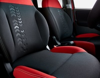 「フィアット・パンダ」に特別仕様車「コンフォート」登場　快適性を高めた限定モデルの画像