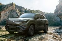 スズキが初の量産電気自動車「eビターラ」を発表　2025年夏の市場投入を予定の画像