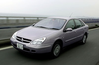 【スペック】C5 V6エクスクルーシブ：全長×全幅×全高＝4620×1770×1480mm/ホイールベース＝2750mm/車重＝1540kg/駆動方式＝FF/3リッターV6DOHC24バルブ（210ps/6000rpm、30.0kgm/3750rpm）/車両本体価格＝422.0万円