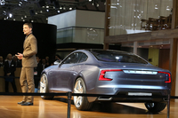 「ボルボ・コンセプト クーペ」