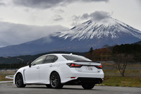 レクサスの高性能スポーツセダンとしては、2007年デビューの「IS F」以来となる「GS F」。日本国内では2015年11月26日に発売された。