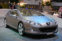 407ELIXIR。307路線をもっと研ぎ澄ました感じで、マトモにカッコいいです。