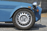 タイヤサイズは前後共通で155/65R14。日本の軽自動車に広く用いられているサイズなので、幅広い商品の中からタイヤを選ぶことができる。