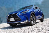 「NX200t”F SPORT”」
    