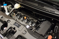 150ps、19.7kgmを発生する2リッター直4エンジン。新開発のCVTの採用で、燃費は1割以上向上した。