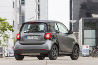 新型「スマート」は、ダイムラーとルノー・日産アライアンスの協業の産物。新型「ルノー・トゥインゴ」もRRレイアウトを採用しており、両モデルは“技術資産”を共用している。
    