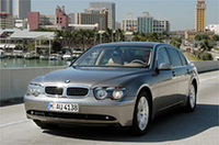 BMW、旗艦のトップグレード「760Li」を発売の画像