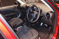 ディーゼルの「MINIクロスオーバー」日本上陸の画像