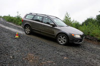 【スペック】XC70 3.2：全長×全幅×全高＝4838×1861×1604mm／ホイールベース＝2815mm／車重＝1844kg／駆動方式＝4WD／3.2リッター直6DOHC24バルブターボ（238ps/6200rpm、32.6kgm/3200rpm）（欧州仕様車）