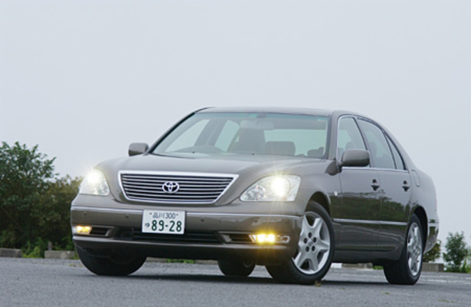 【スペック】全長×全幅×全高＝5015×1830×1470mm／ホイールベース＝2925mm／車重＝1860kg／駆動方式＝FR／4.3リッターV8DOHC32バルブ（280ps／5600rpm、43.8kgm／3400rpm）／車両本体価格＝687.0万円（テスト車＝775.1万円）