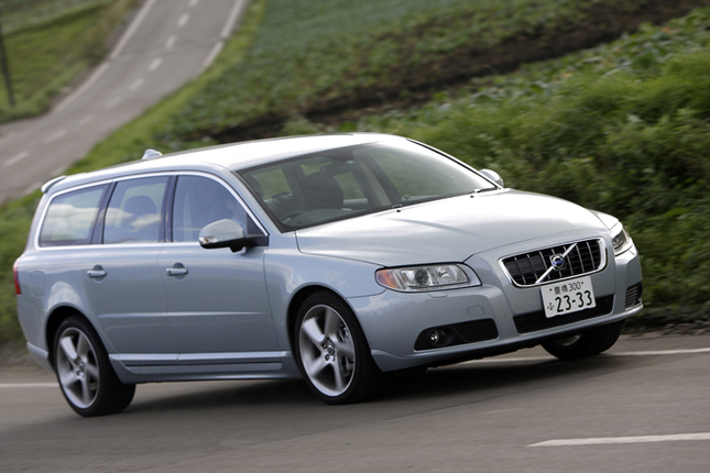 【スペック】全長×全幅×全高＝4825×1890×1545mm／ホイールベース＝2815mm／車重＝1900kg／駆動方式＝4WD／3リッター直6DOHC24バルブターボインタークーラー付（285ps/5600rpm、40.8kgm/1500-4800rpm）／価格＝750.0万円（先行輸入車）

